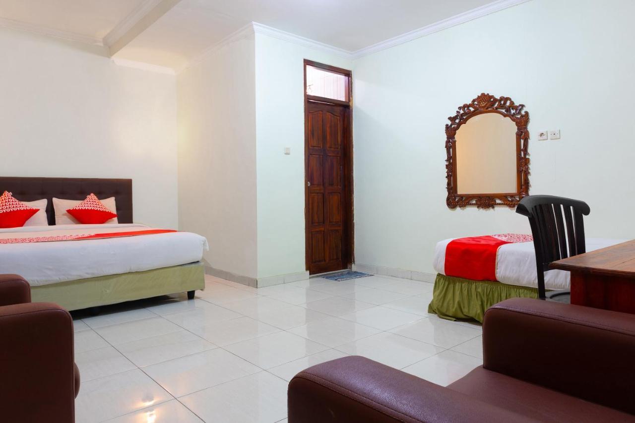 Super Oyo 1682 Greenia Hotel Kupang  Esterno foto